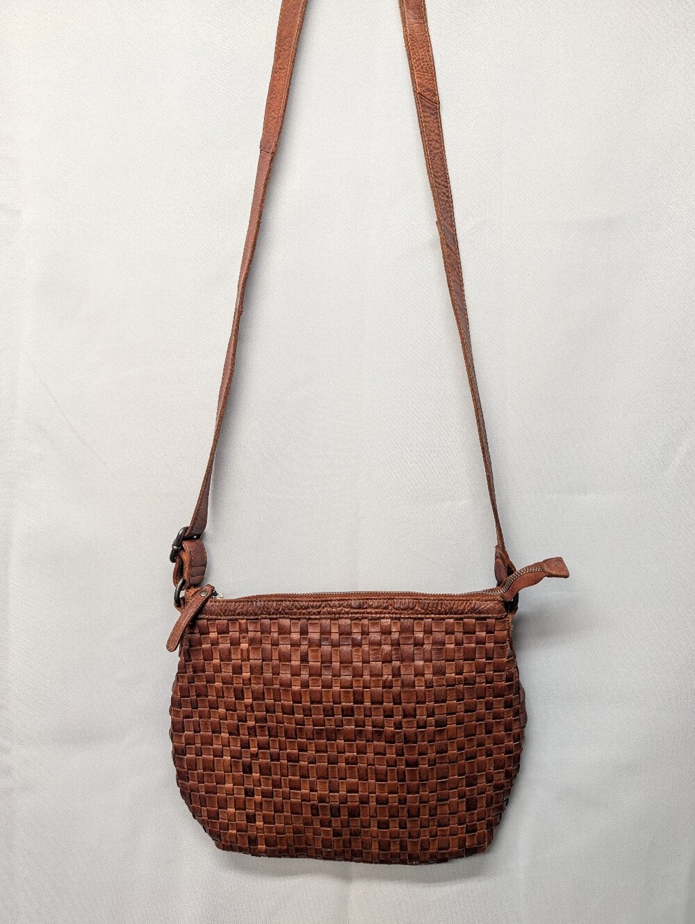 Vilenca Holland Woven Shoulder Or Crossbody Bag In Genuine Brown Leather EUC